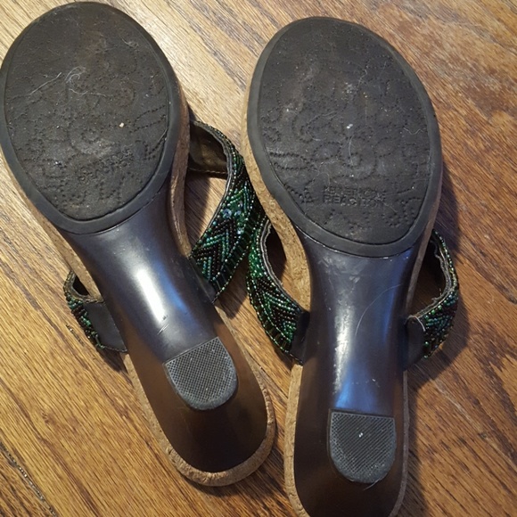 Kenneth Cole Reaction Beaded Sandals - Picture 5 of 5